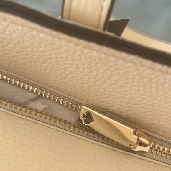 Kate Spade New York large off-white tote with zipper - Picture 4 of 12